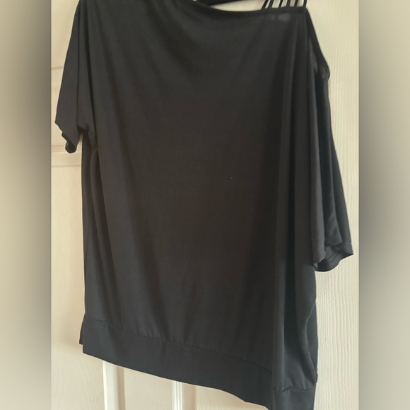 Elegant Black Women's Top - Picture 4 of 6